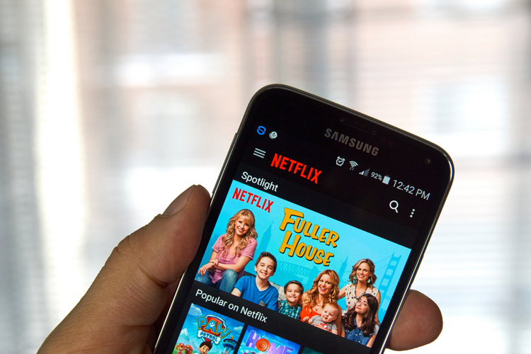 Android-приложение Netflix начинает потоковую передачу содержимого AVI для сохранения сотовых данных