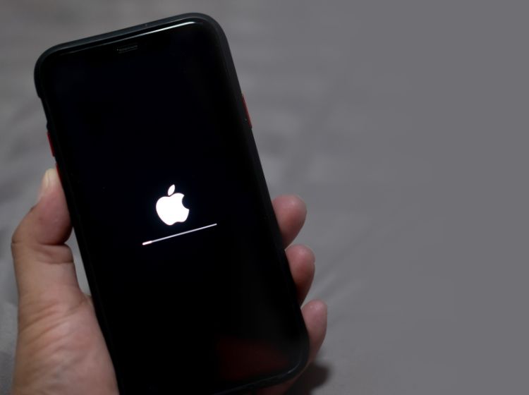 iPhone застрял на логотипе Apple?  Вот 5 исправлений